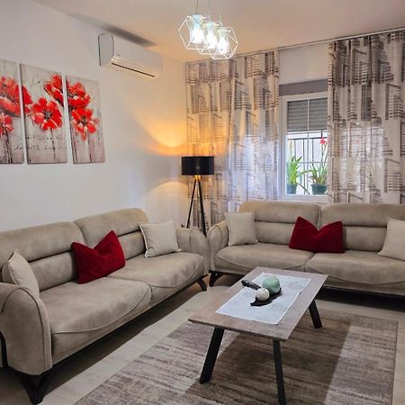 Grace'S Centre Apartment Shkodër Buitenkant foto