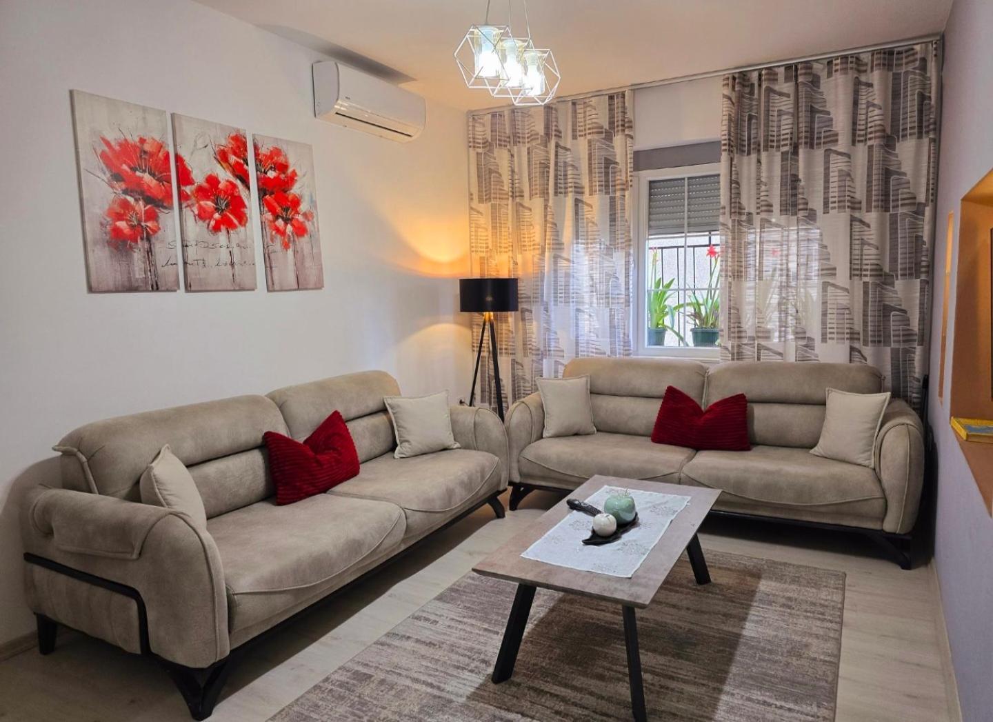 Grace'S Centre Apartment Shkodër Buitenkant foto
